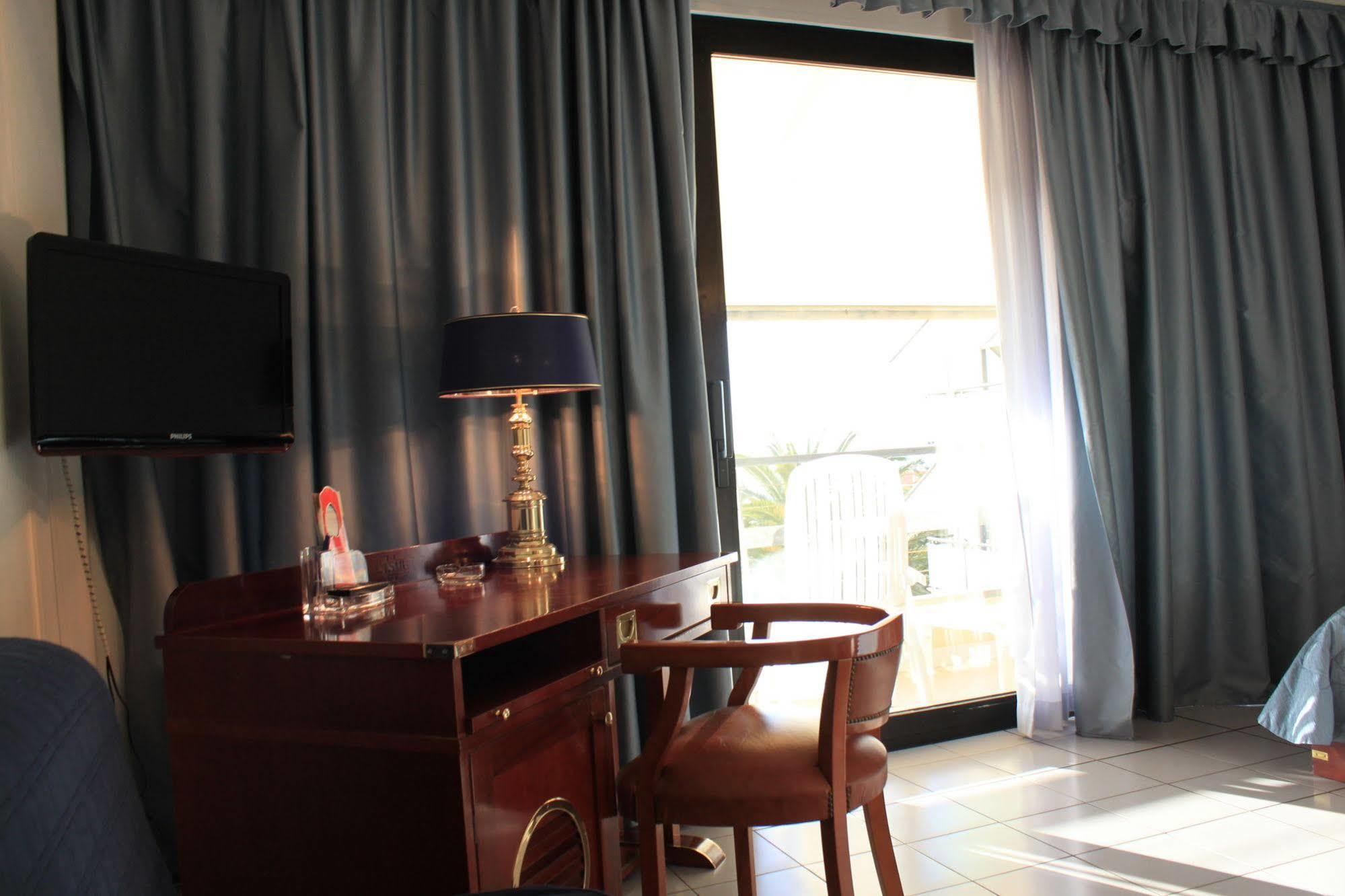 Hotel Caesar & 4*