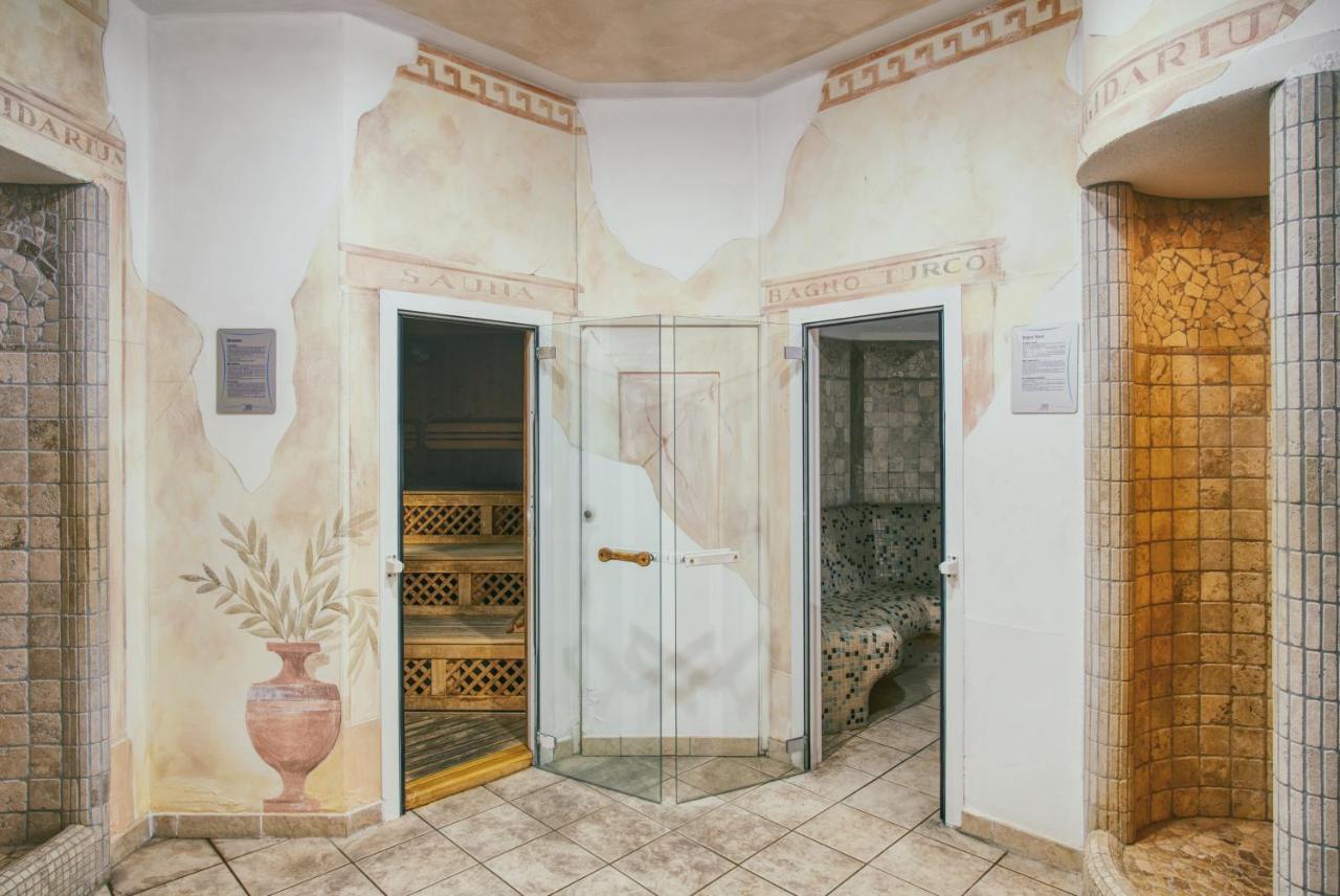 Hotel Caesar & 4*